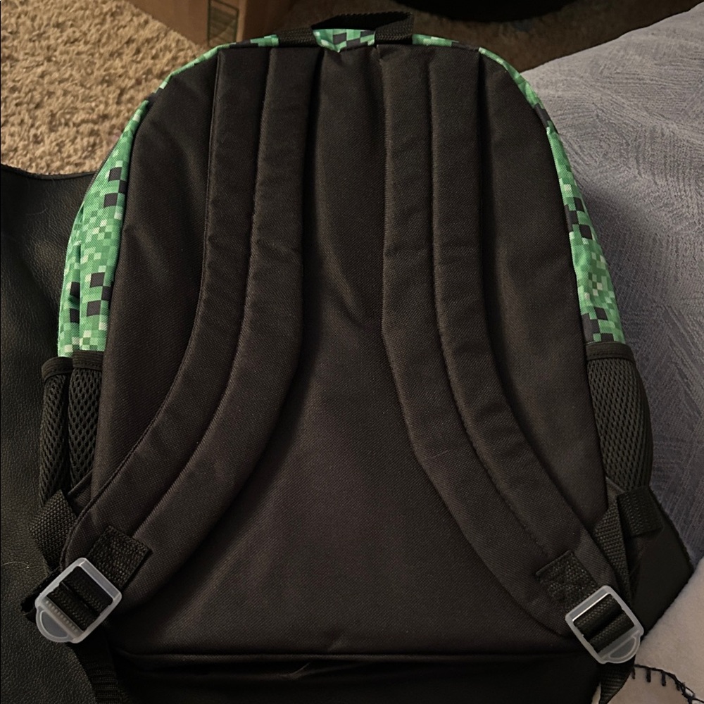 MINECRAFT BACKPACK— WITH FLASHING LIGHTS!!! - Picture 7 of 8